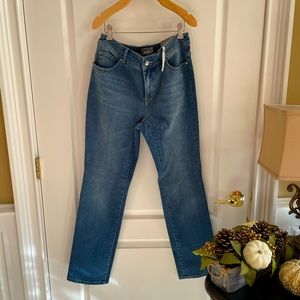 So Slimming by Chico’s Charmed slim leg Jeans